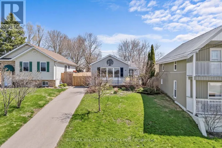 28 CAROLINE STREET, Kawartha Lakes (Lindsay), Ontario K9V1T1