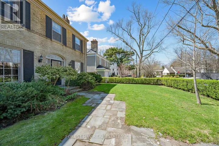 339 CORTLEIGH BOULEVARD, Toronto (Bedford Park-Nortown), Ontario M5N1R2