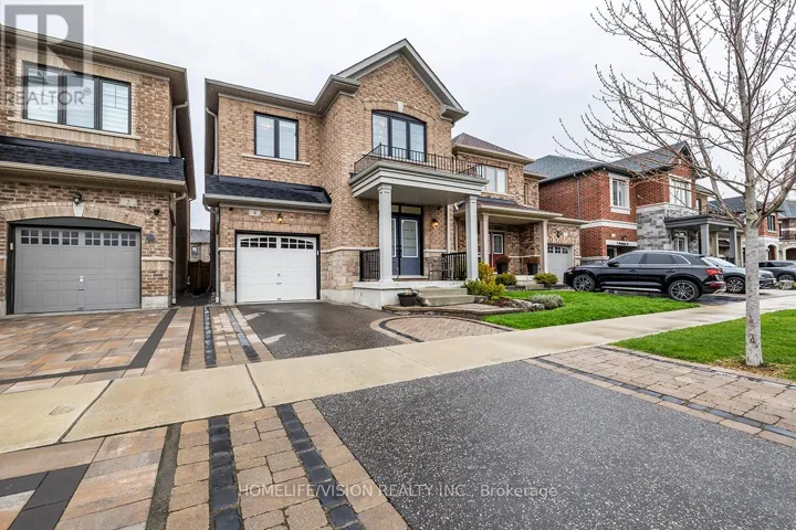 4 DUMAINE STREET, Whitby, Ontario L1P0G8