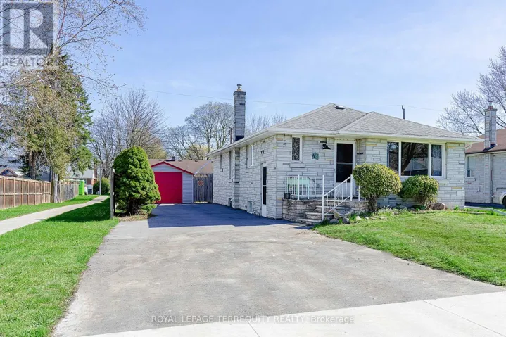 32 ADMIRAL ROAD, Ajax (South East), Ontario L1S2N9