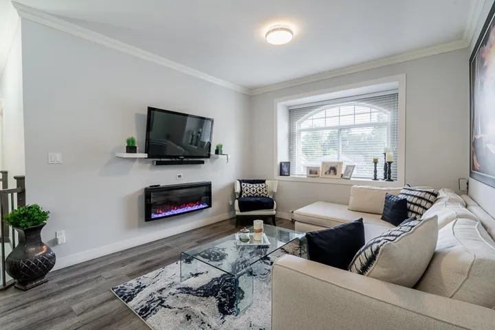 6255 138 STREET, Surrey, British Columbia V3X1E6