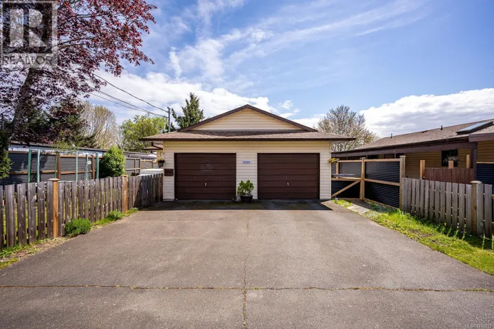 2301 6th St E, Courtenay, British Columbia V9N7T8
