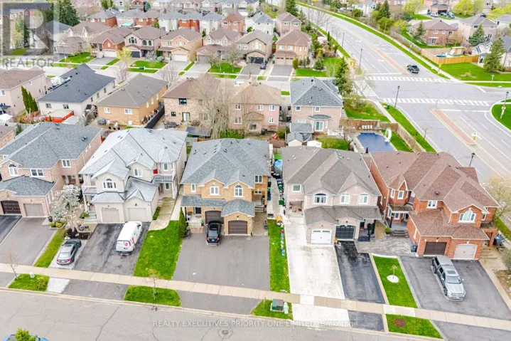 24 ARCHBURY CIRCLE, Caledon (Bolton East), Ontario L7E2H7