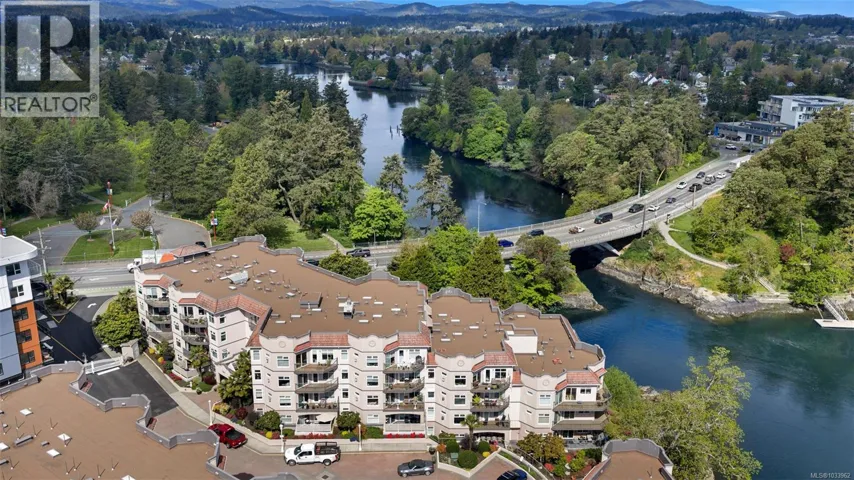 301 1085 Tillicum Rd, Esquimalt, British Columbia V9A7M3