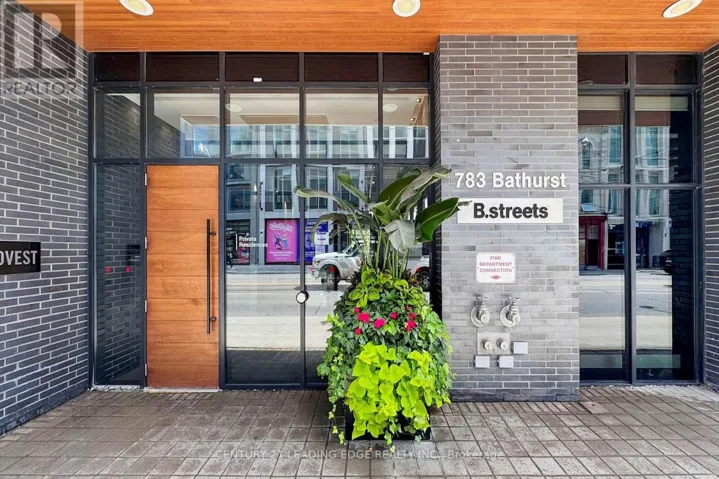 215 - 783 BATHURST STREET, Toronto (University), Ontario M5S0A8