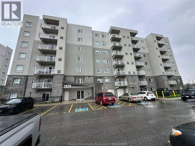 1675 BANWELL Unit# 305, Windsor, Ontario N8P1P4