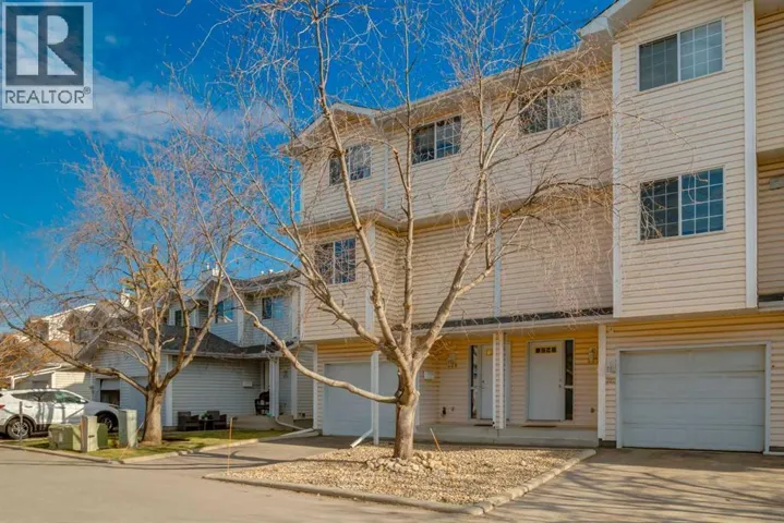 318 Hawkstone Manor NW, Calgary, Alberta T3G3X2