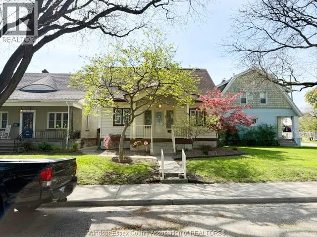1921 DACOTAH DRIVE, Windsor, Ontario N8Y1S7