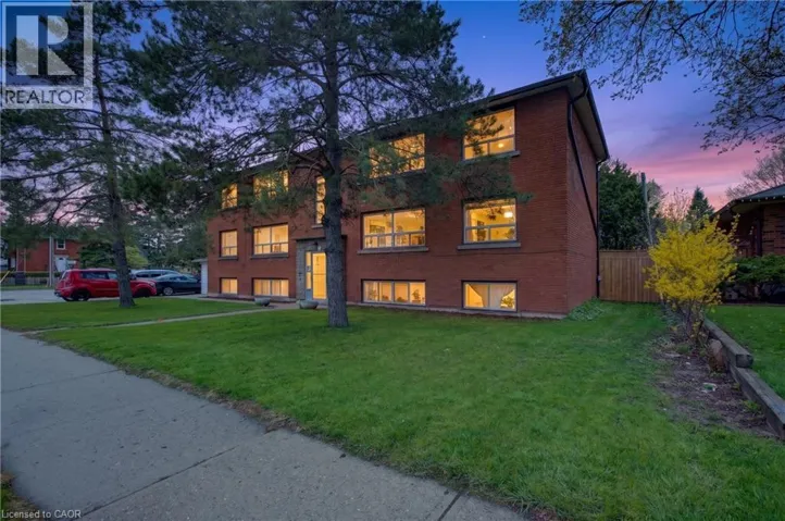72 HOFFMAN Street, Kitchener, Ontario N2M3M9