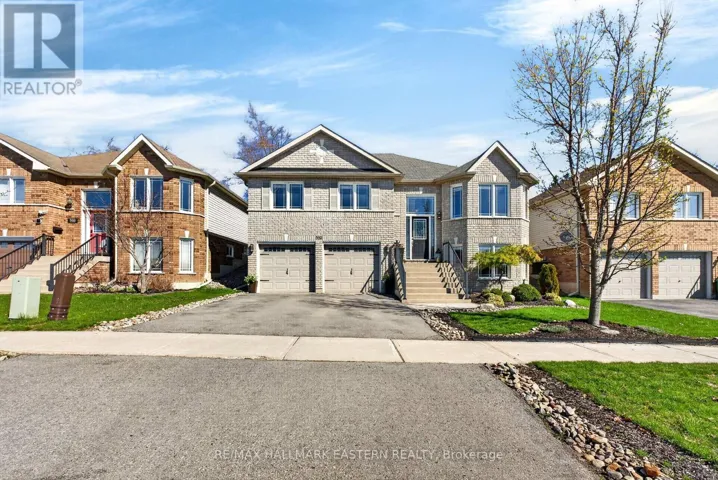 582 CLANCY CRESCENT, Peterborough (Otonabee Ward 1), Ontario K9K2S2