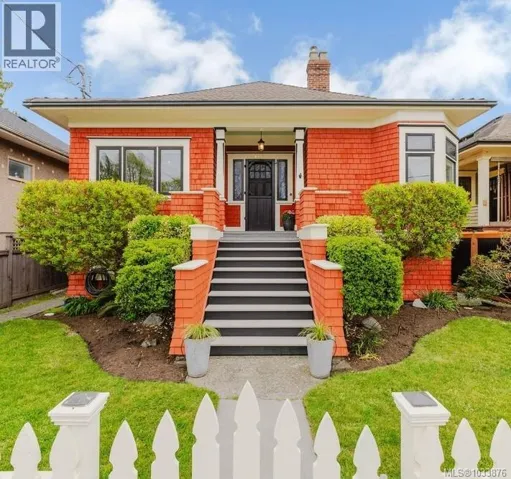 1903 Duchess St, Victoria, British Columbia V8R4W2