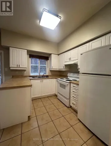 170 DAWES ROAD, Toronto (Crescent Town), Ontario M4C5C4