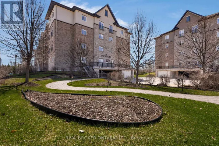 108 - 42 FERNDALE DRIVE S, Barrie (Ardagh), Ontario L4N2M5
