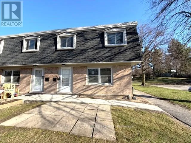 10 - 76 BORDEN PARKWAY, Kitchener, Ontario N2M3T4