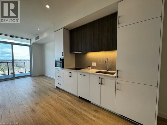 741 W KING ST W REAR Street Unit# 903, Kitchener, Ontario N2G1E5