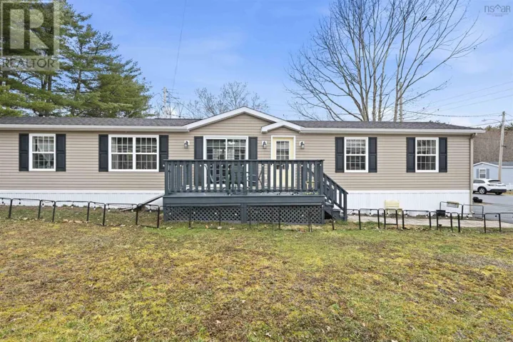 5 Spring Crescent, Bridgewater, Nova Scotia B0J2M0