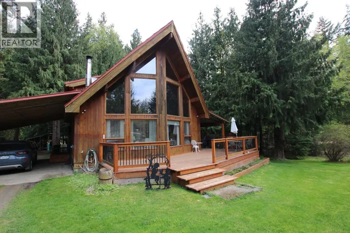 432 Bayles Road, Nakusp, British Columbia V0G1R1