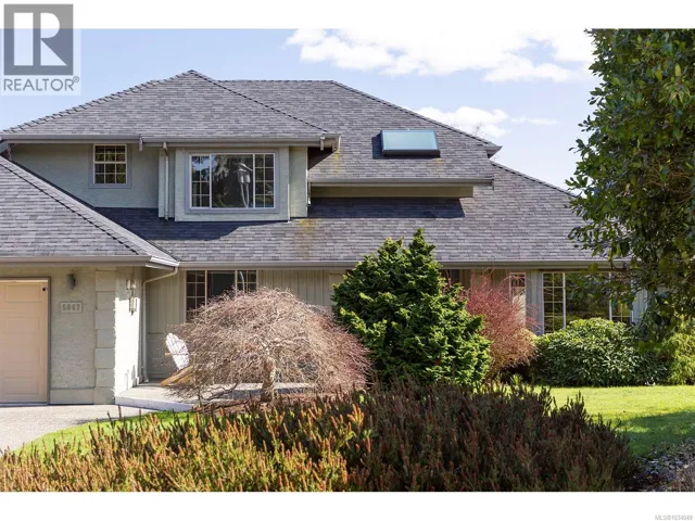 5047 Benton Crt, Saanich, British Columbia V8Y2Z5