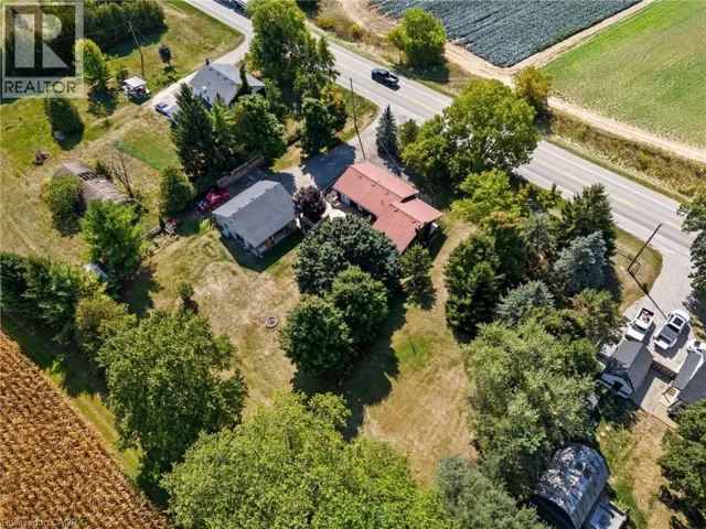 394 BISHOPSGATE Road, Brantford, Ontario N3R0B8