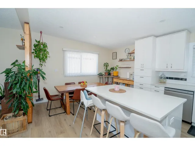 7807 132 AV NW, Edmonton, Alberta T5C2B2