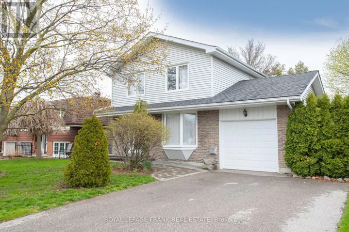 11 CARDIFF COURT, Whitby (Lynde Creek), Ontario L1N5N8