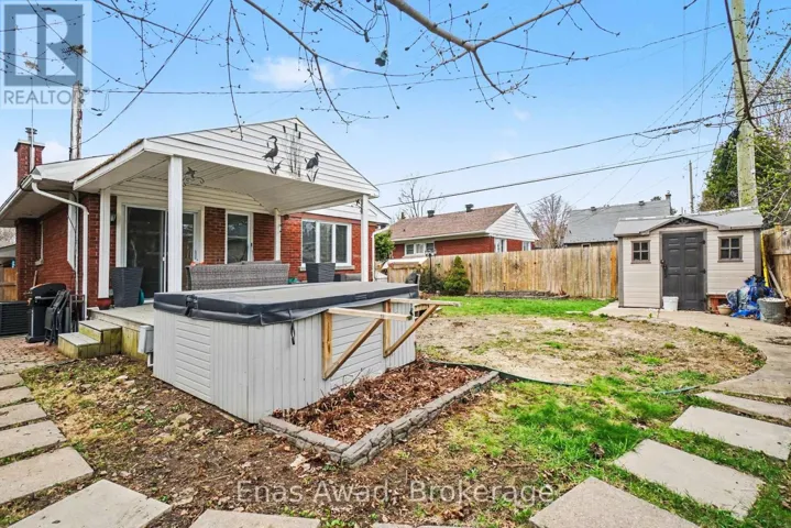 797 HAMLET ROAD, Ottawa, Ontario K1G1R1