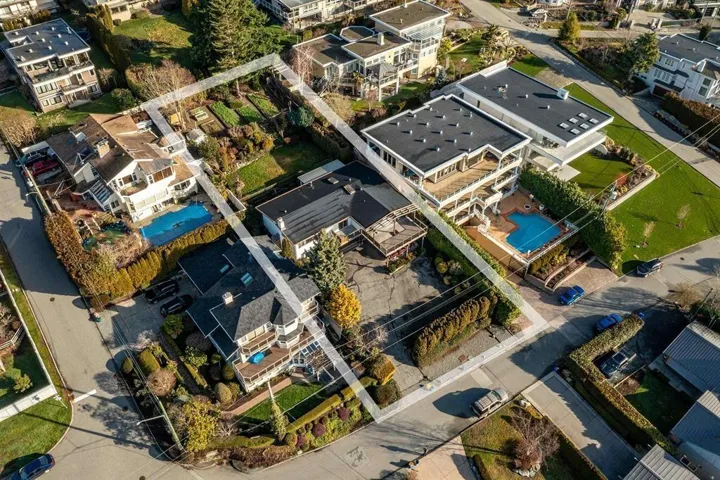 14371 SUNSET DRIVE, White Rock, British Columbia V4B2V4