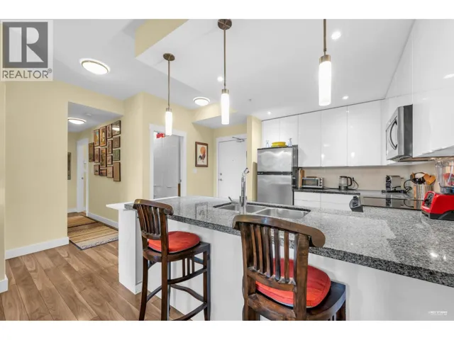 403 2368 MARPOLE AVENUE, Port Coquitlam, British Columbia V3C0B4