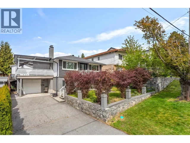 3951 WILLIAM STREET, Burnaby, British Columbia V5C3J2