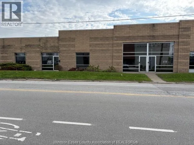 2488 MCDOUGALL, Windsor, Ontario N8X3N7