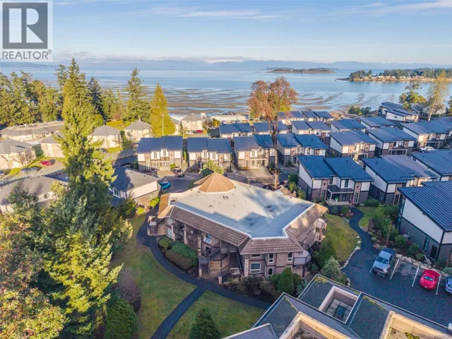 421 1175 Resort Dr, Parksville, British Columbia V9P2E3