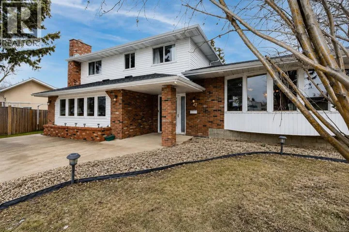 27 Wallace Close, Red Deer, Alberta T4N5L8