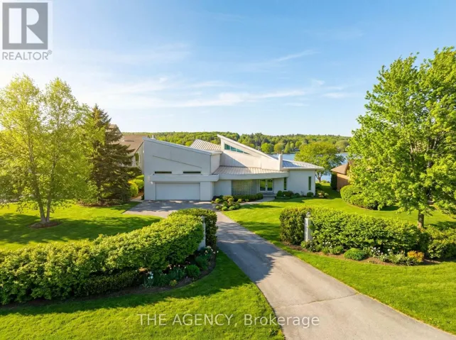 10 BECK BOULEVARD, Penetanguishene, Ontario L9M1C3