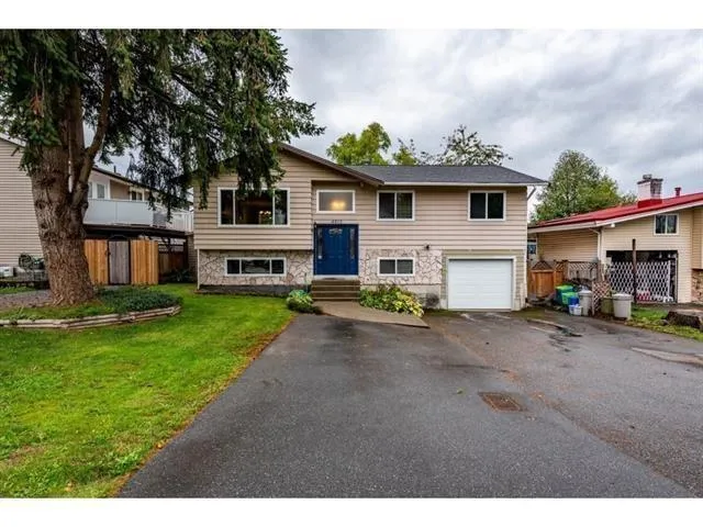 4815 201 STREET, Langley, British Columbia V3A5V6