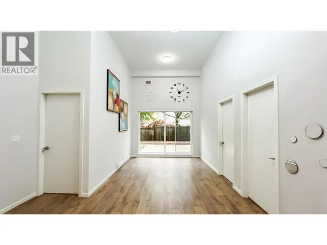 108 6283 KINGSWAY, Burnaby, British Columbia V5J0H3