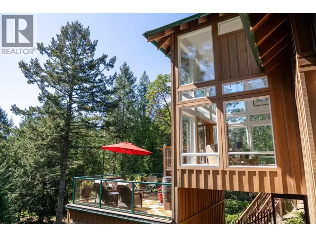 486 BLUFF WAY, Mayne Island, British Columbia V0N2J2