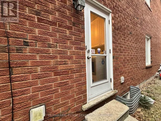 BASEMENT UNIT 1 - 1400 GREENBRIAR DRIVE, Oakville (GA Glen Abbey), Ontario L6M1Z9