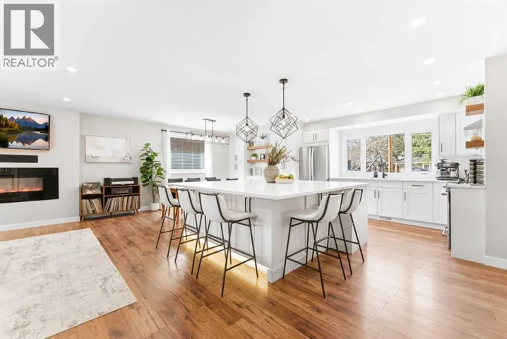 844 Lake Lucerne Drive SE, Calgary, Alberta T2J3H3