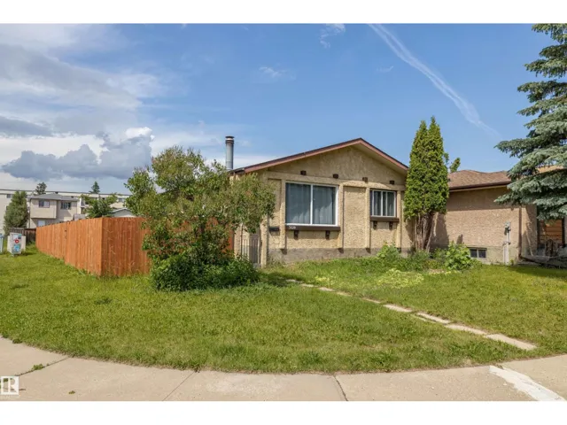 3620 42A AV NW, Edmonton, Alberta T6L4N7