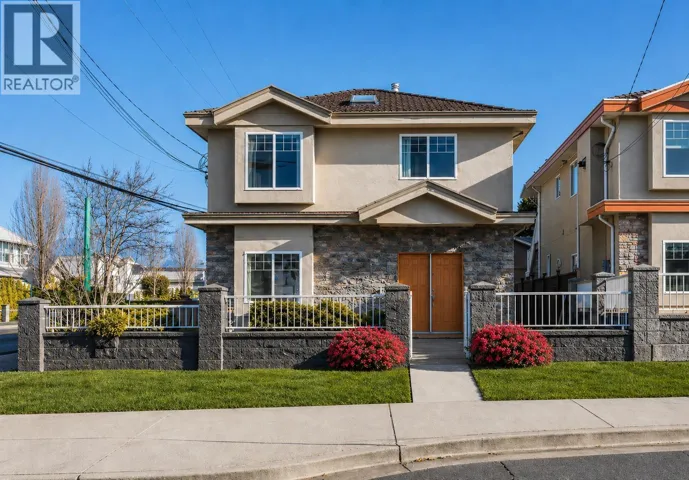 6698 UNION STREET, Burnaby, British Columbia V5B1X1