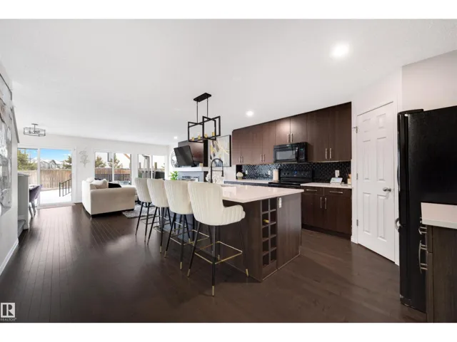 2504 COUGHLAN RD SW, Edmonton, Alberta T6W2X8