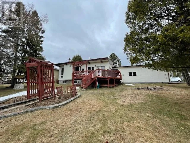 27 Parker Point Loop RD, Dryden, Ontario P8N2Y5