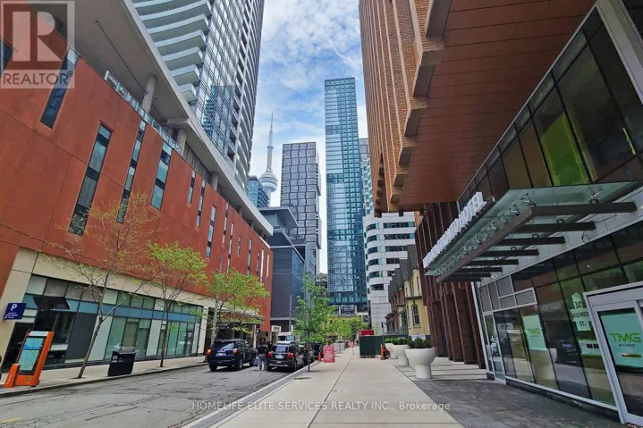 702 - 327 KING STREET W, Toronto (Waterfront Communities), Ontario M5V0W7