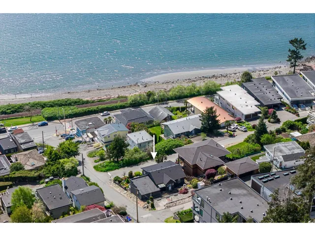 14535 SUNSET DRIVE, White Rock, British Columbia V4B2V7
