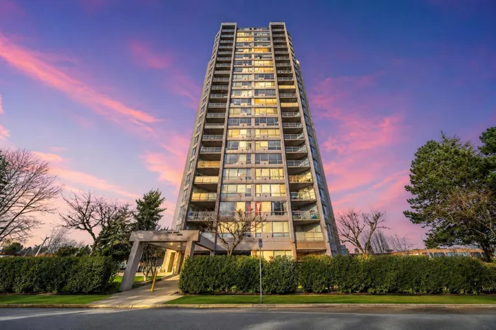 1701 14881 103A AVENUE, Surrey, British Columbia V3R0M5