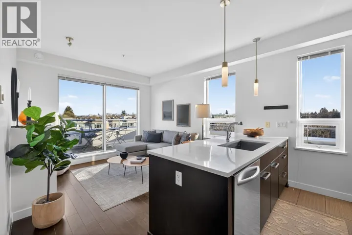 515 3333 MAIN STREET, Vancouver, British Columbia V5V3M8