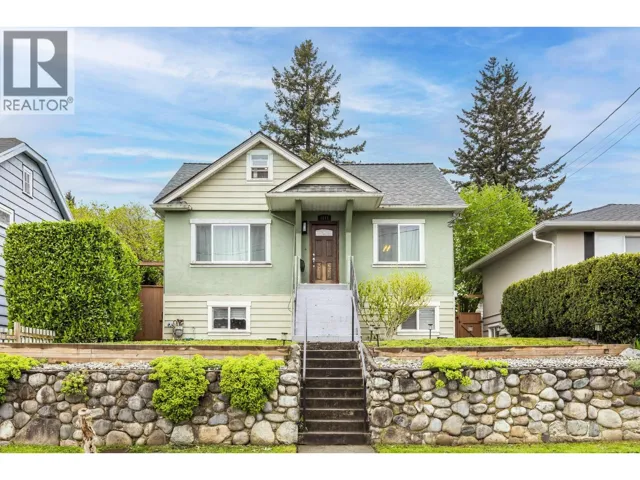 1613 HAMILTON STREET, New Westminster, British Columbia V3M2N7