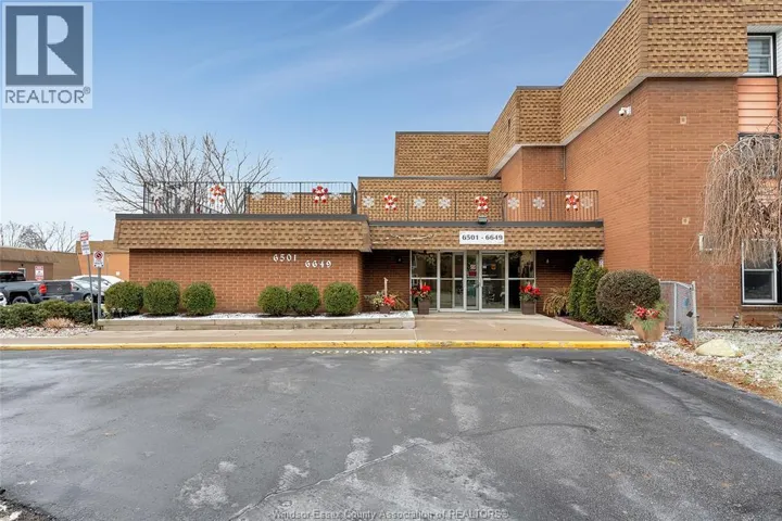 6635 THORNBERRY Unit# 387, Windsor, Ontario N8T3A6