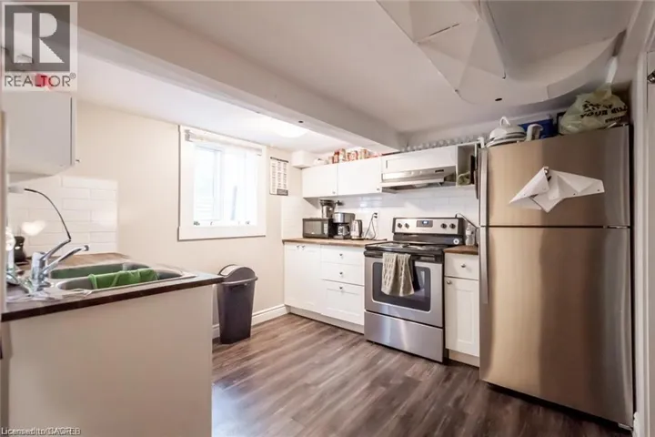 15 DELAWARE Street, St. Catharines, Ontario L2M5L9