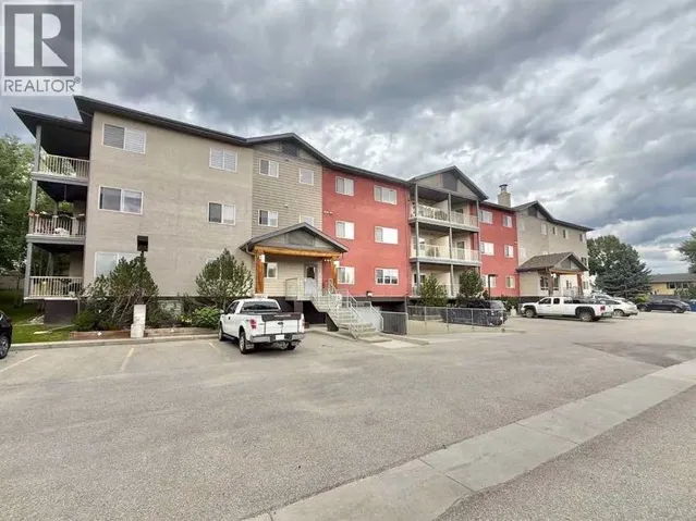 309, 109 Seabolt Drive, Hinton, Alberta T7V1K2